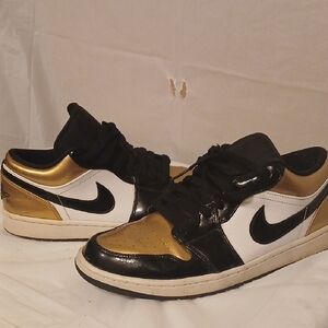 Nike Men's Gold, Black, and White Sneakers